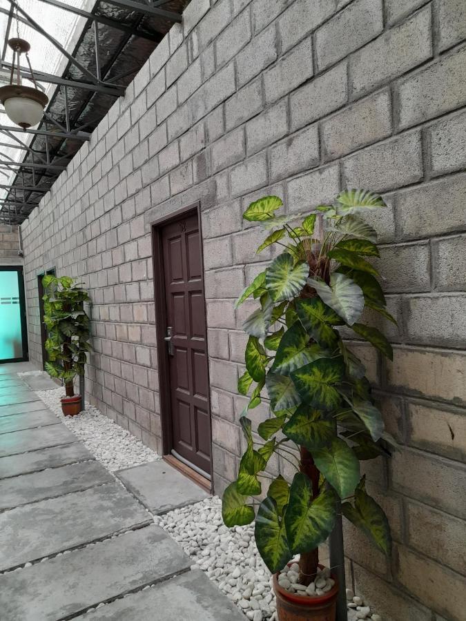 タレンツ モーターパーク ホテル クラン エクステリア 写真